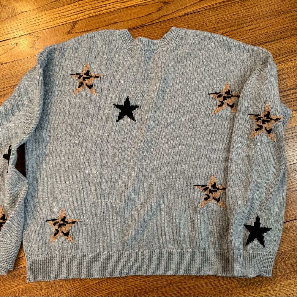 Rails leopard star print sweater- 95% cotton, 5% cashmere.  EXCELLENT CONDITION.